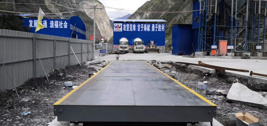 中江鑽井隊3*9-80噸地磅安（ān）裝現場