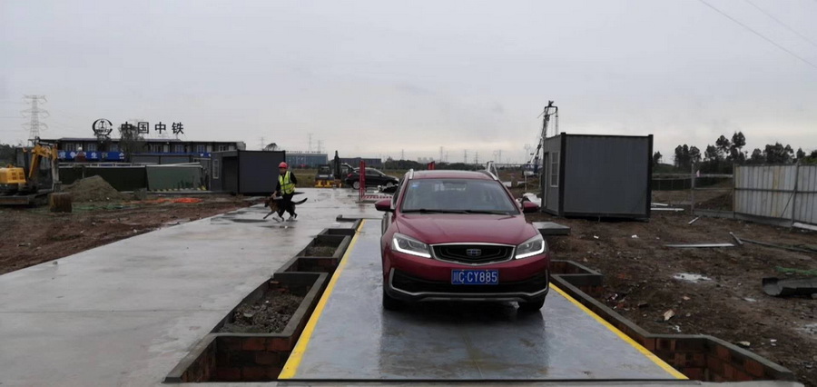 深圳中鐵二局3*15米（mǐ）120噸安裝現場